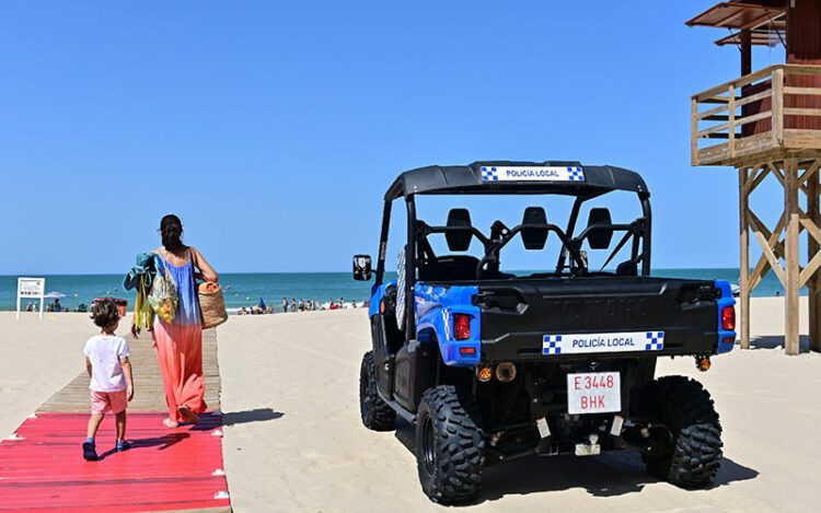 Uno de los quad policiales en la Victoria / FOTO: Eulogio García