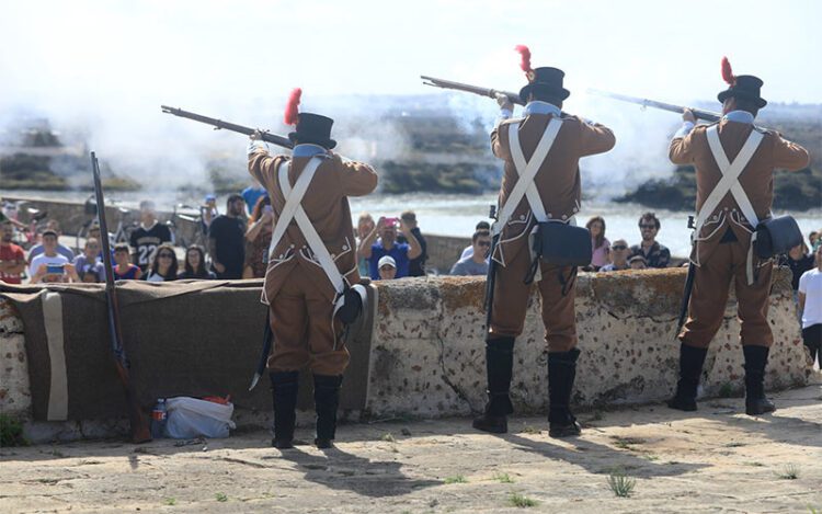 Una de las habituales recreaciones históricas en el Puente Zuazo / FOTO: Ayto.