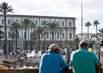 El edificio BIC de Valcárcel seguirá abandonado a su suerte / FOTO: Eulogio García