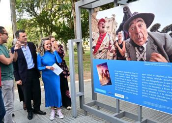 El alcalde y su edil de Cultura inauguran una exposición en el marco de Alcances / FOTO: Eulogio García