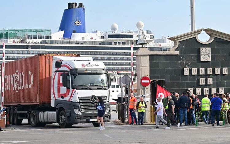 Una pasada protesta del sector en el Puerto de Cádiz / FOTO: Eulogio García