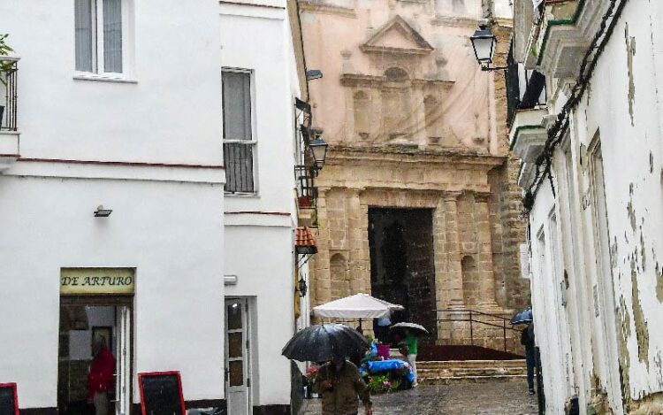 La iglesia en pleno barrio de Santa María / FOTO: Eulogio García