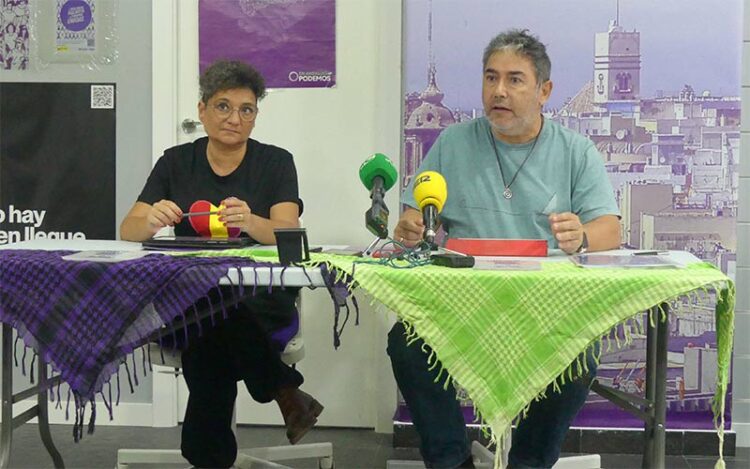 Liberato y Ariza en rueda de prensa en la sede morada / FOTO: Podemos