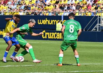 Kouamé luchando una pelota / FOTO: Eulogio García