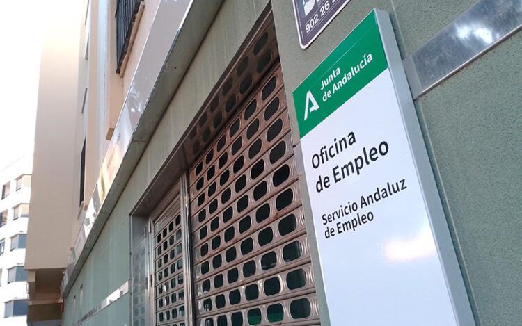 Oficina del SAE en la capital gaditana / FOTO: DBC