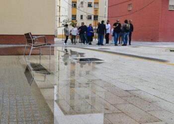 Un charco en la zona reurbanizada / FOTO: Eulogio García