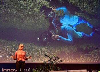 La nieta de Cousteau, en la inauguración / FOTO: Eulogio García