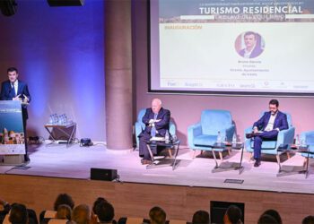 El alcalde interviniendo en la inauguración de las jornadas / FOTO: Ayto.