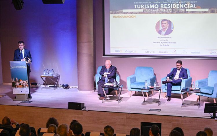 El alcalde interviniendo en la inauguración de las jornadas / FOTO: Ayto.