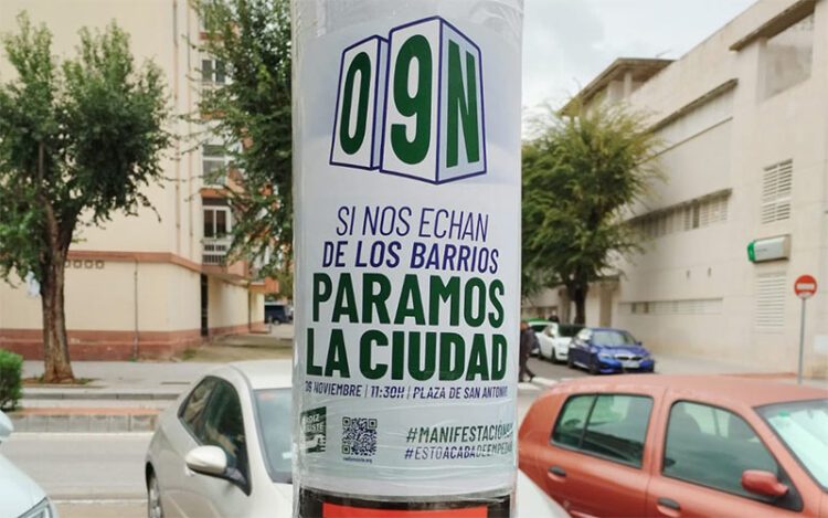 Uno de los carteles que anuncian el 9-N en una farola de Puertatierra / FOTO: Cádiz Resiste