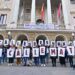 Reciente concentración de la Apdha frente al Ayuntamiento / FOTO: Eulogio García