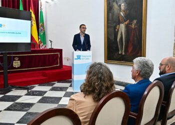 Presentando los detalles técnicos de la campaña / FOTO: Eulogio García