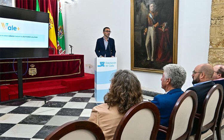 Presentando los detalles técnicos de la campaña / FOTO: Eulogio García