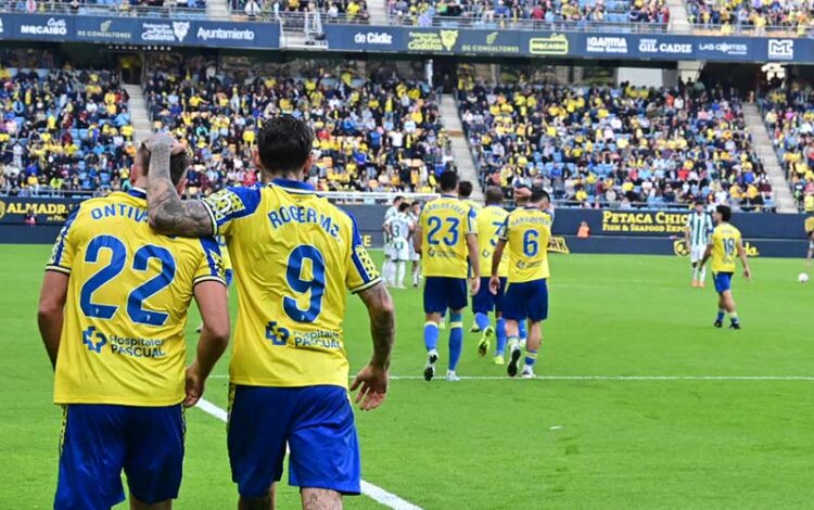 Ontiveros y Roger, los goleadores de la tarde / FOTO: Eulogio García