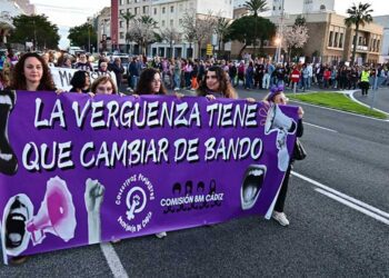 Marcha de colectivos feministas celebrada por la tarde / FOTO: Eulogio García