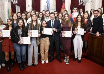 Posado con todos los premiados / FOTO: Ayto.