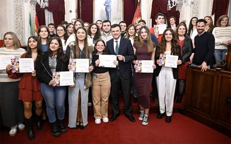 Posado con todos los premiados / FOTO: Ayto.