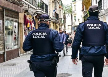 Patrullando el casco antiguo / FOTO: Eulogio García