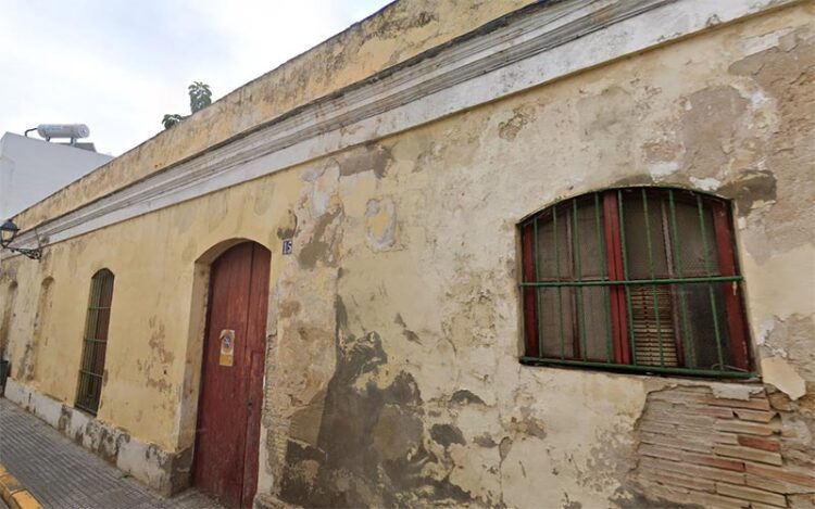 Entrada a la antigua bodega por la calle Amargura