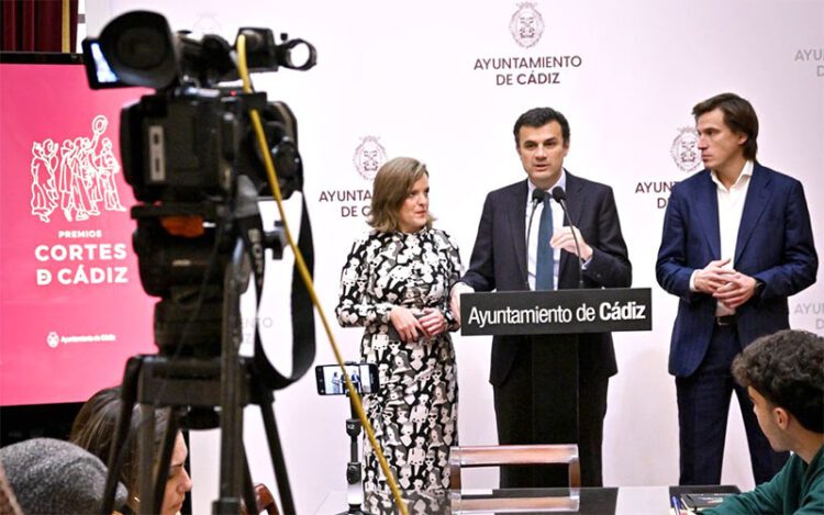 Presentando la convocatoria de los renovados premios / FOTO: Ayto.