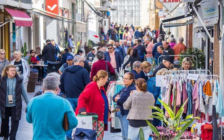 Actividad en la comercial calle Rosario / FOTO: Ayto.