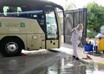 En la estación de autobuses de Cádiz / FOTO: Eulogio García