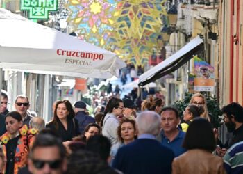 Una mañana de diciembre en el casco antiguo / FOTO: Eulogio García