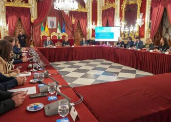 Reunidos bajo la presidencia del consejero de Universidad / FOTO: Junta