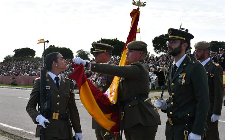 Un momento de la protocolaria jura / FOTO: Ministerio de Defensa