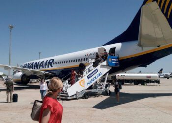 Avión de Ryanair en tierra / FOTO: DBC