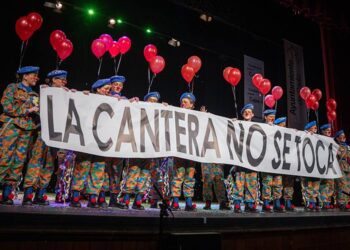 Pancarta reivindicativa durante las semis de infantiles / FOTO: Ayto.