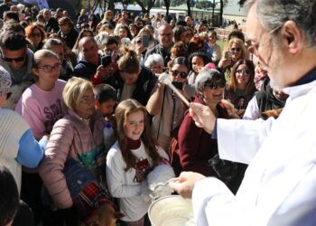 No faltará el cura y sus bendiciones / FOTO: Ayto.