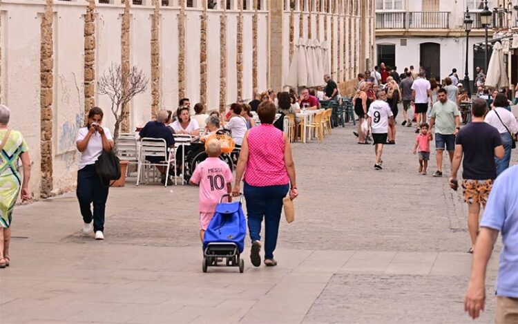 Jornada sin cruceristas alrededor del mercado de Cádiz / FOTO: Eulogio García