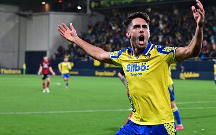 Rubén Sobrino celebrando su gol / FOTO: Eulogio García