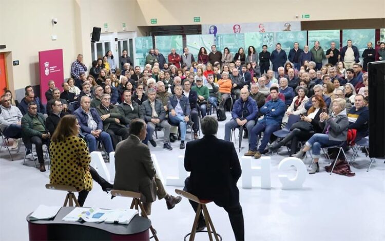 Compartiendo detalles de la convocatoria con colectivos / FOTO: Ayto.