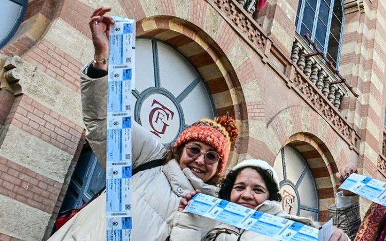 Felices con entradas del COAC 2024 / FOTO: Eulogio García