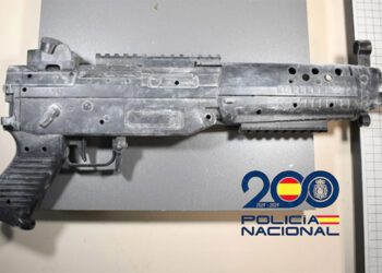 El arma simulada usada en los atracos / FOTO: Policía Nacional