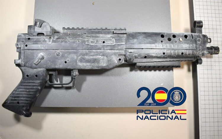 El arma simulada usada en los atracos / FOTO: Policía Nacional