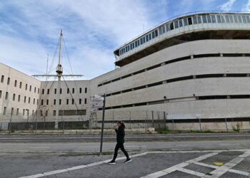 El emblemático edificio lleva años sin uso / FOTO: Eulogio García