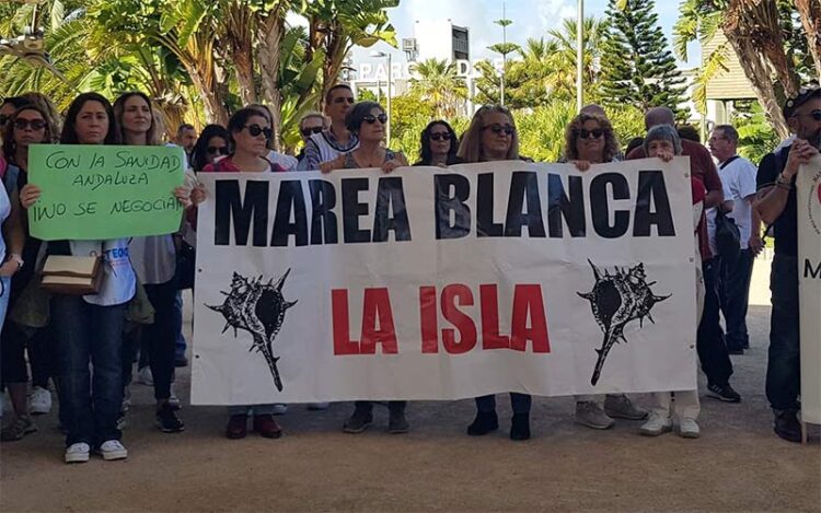 La plataforma isleña en una pasada protesta / FOTO: Marea Blanca