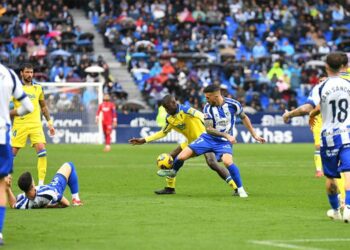 Diakité, ya fijo en el centro  del campo gaditano / FOTO: Cádiz CF