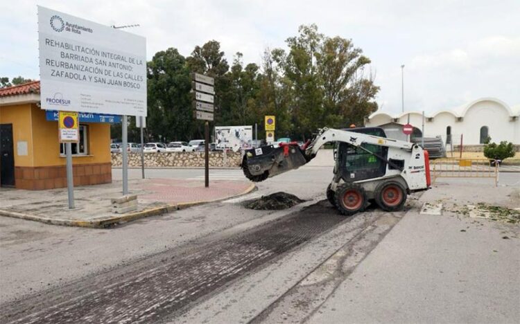 Los primeros operarios en la zona / FOTO: Ayto.