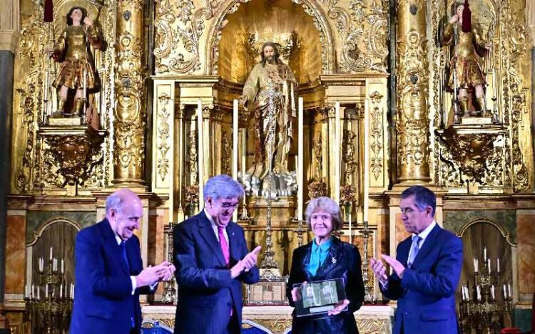 Recogiendo un premio civil en un templo religioso como el Oratorio / FOTO: Eulogio García