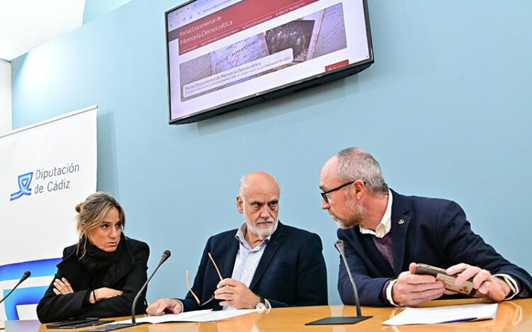 Presentando la web en la Diputación / FOTO: Eulogio García