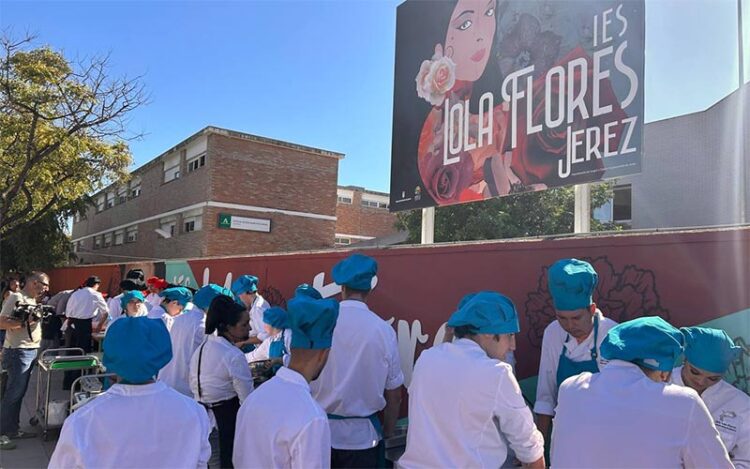 Protestando con clases en la calle / FOTO: IU